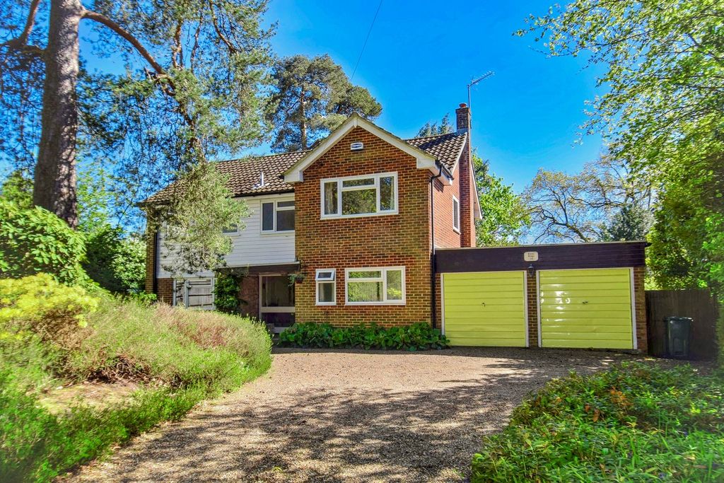 Property photo 1 of 32