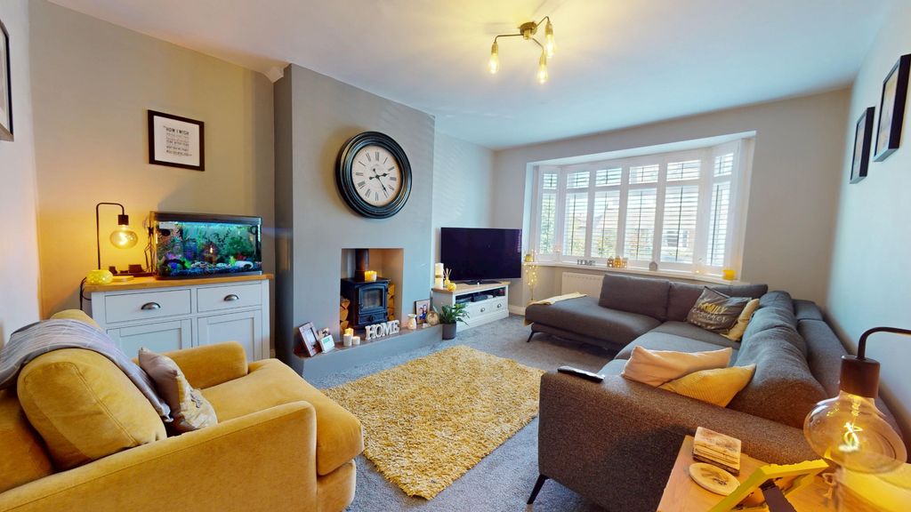 Property photo 2 of 24 5435512