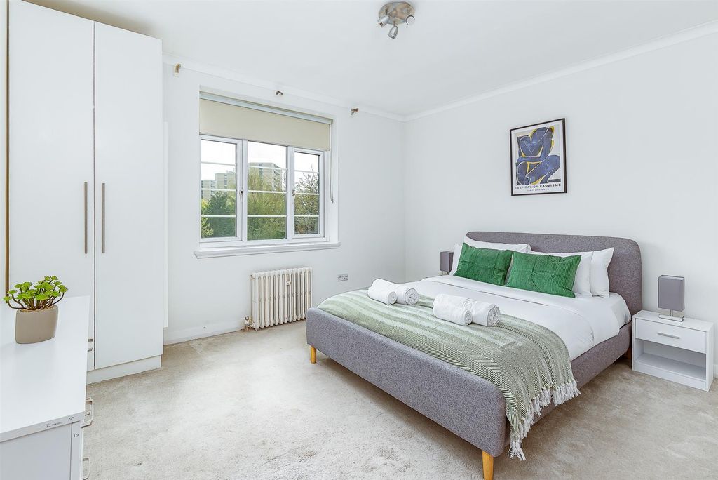 Property photo 3 of 11 Greville Hall_Nw6_10.Jpg