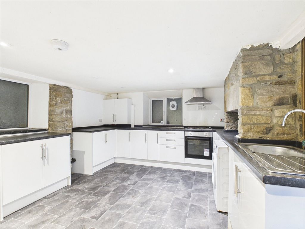 Property photo 2 of 5 Picture No. 18