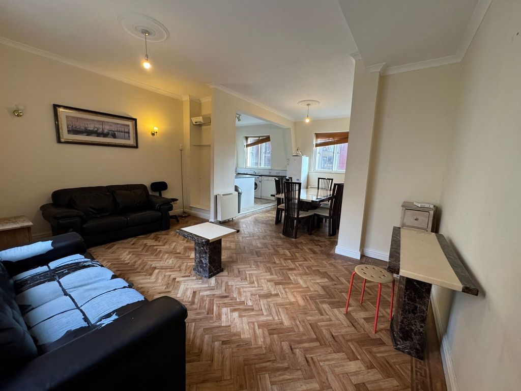 Property photo 2 of 13 Gallery