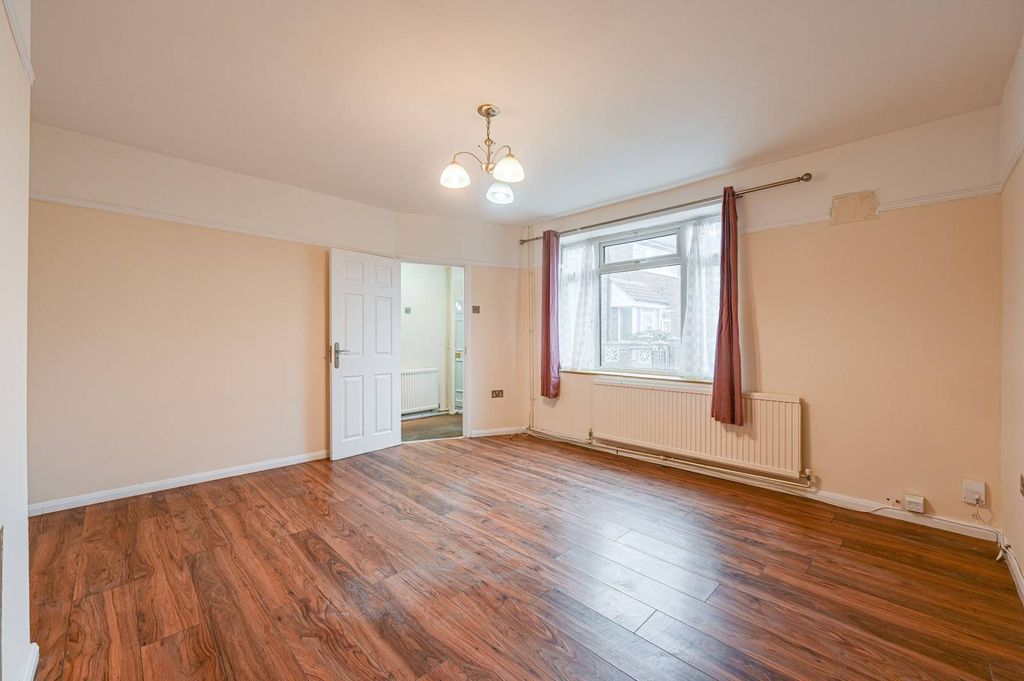 Property photo 2 of 22