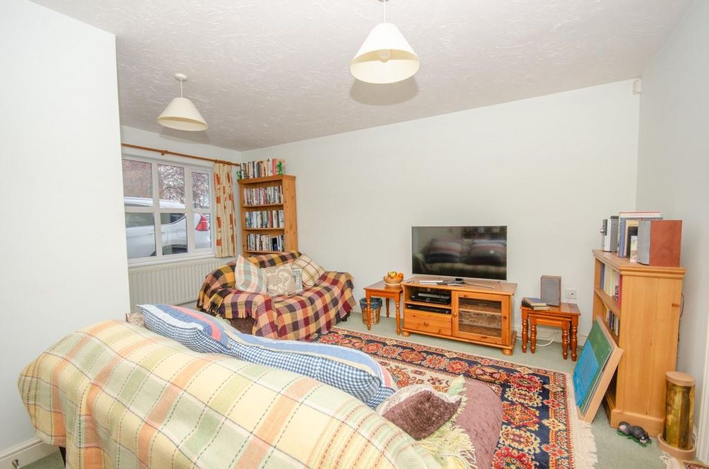 Property photo 2 of 14 Lounge.Jpg