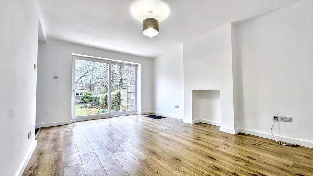 Property photo 1 of 15 Bright, Modern Living Room With Oak-Style Flooring...