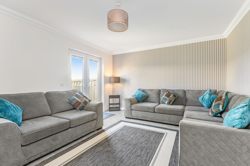 Property photo 3 of 18 Property Image 3