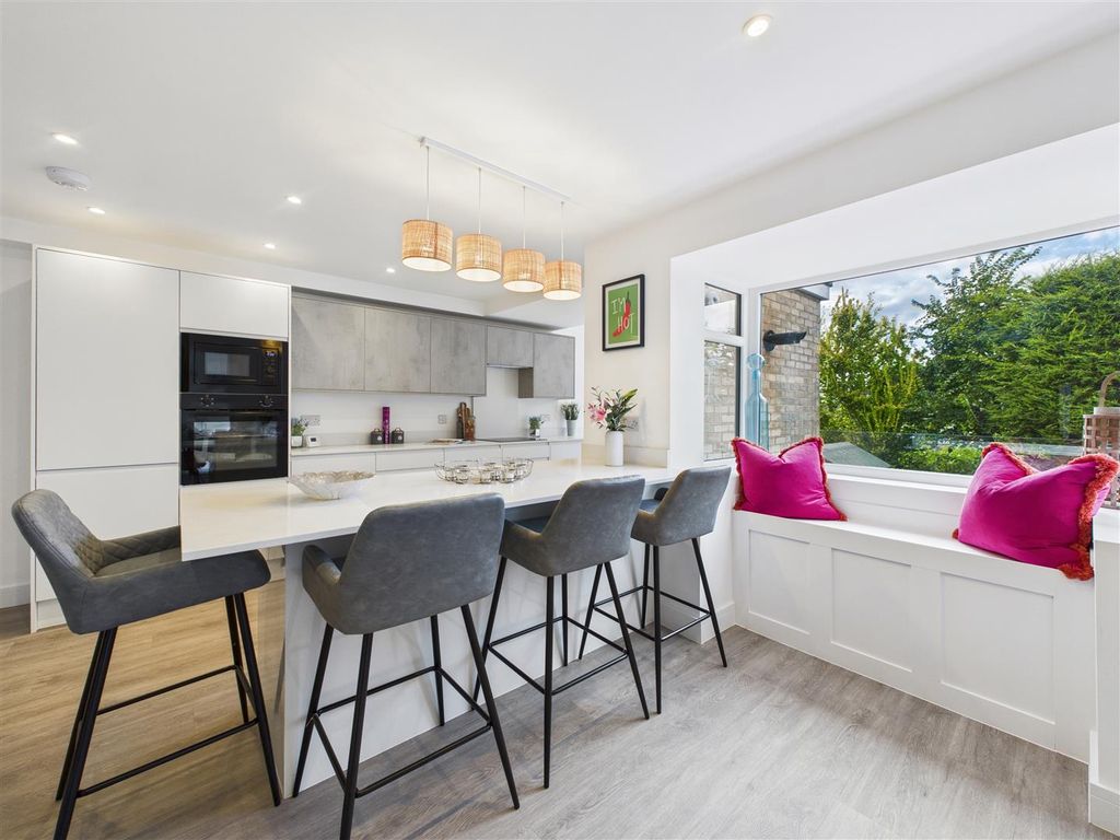 Property photo 2 of 29 Cam05476G0-Pr0042-Still003.Jpg