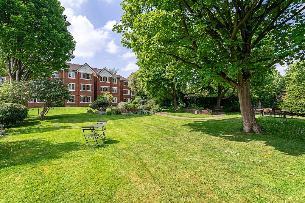 Property photo 2 of 9