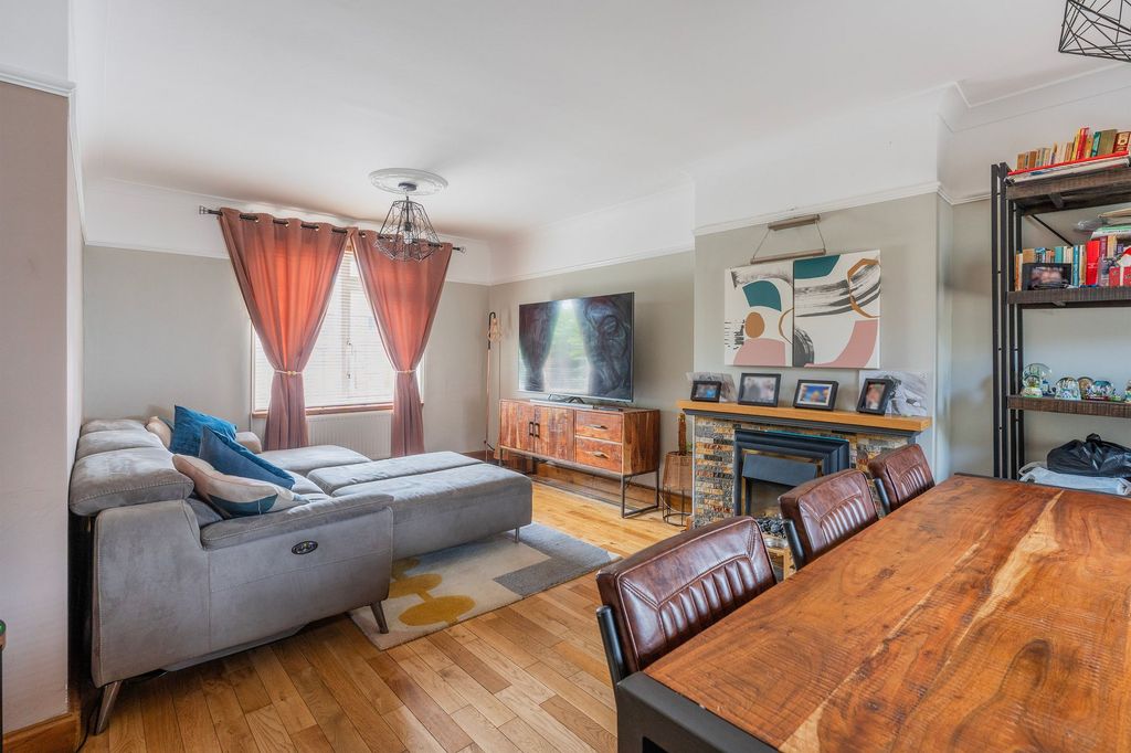 Property photo 2 of 21