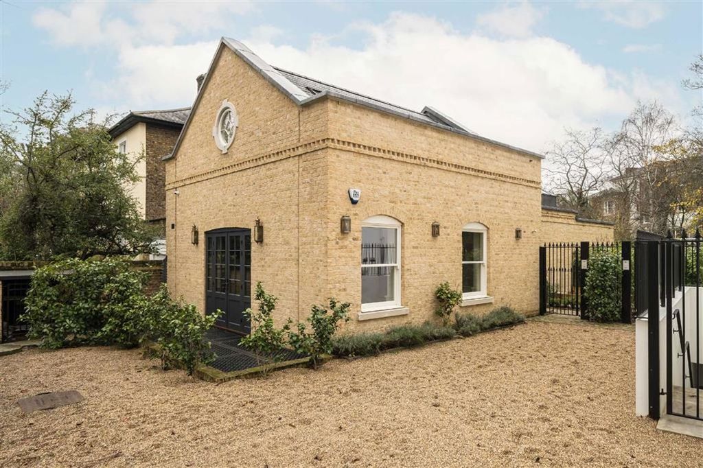 Property photo 1 of 11