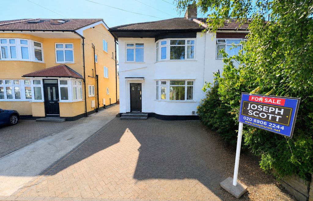 Property photo 1 of 16 External