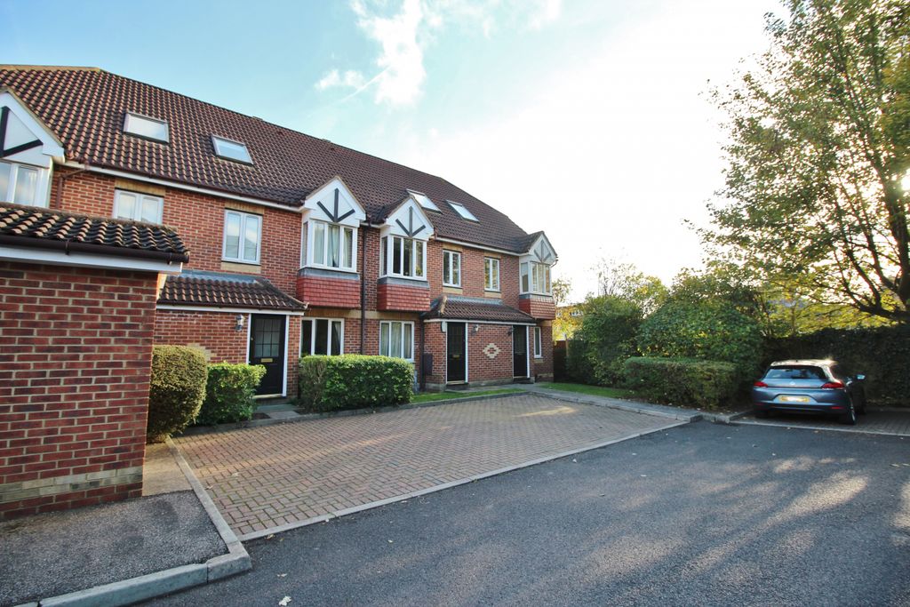 Property photo 1 of 9 Newly Decorated 1 Bed Maisonette