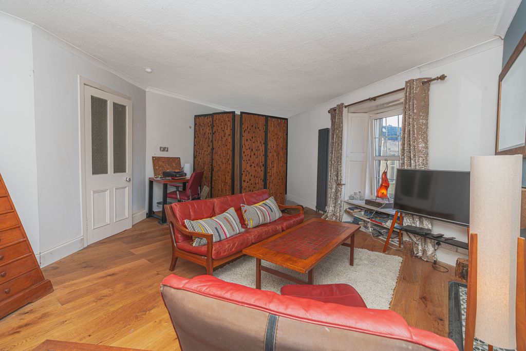 Property photo 3 of 29