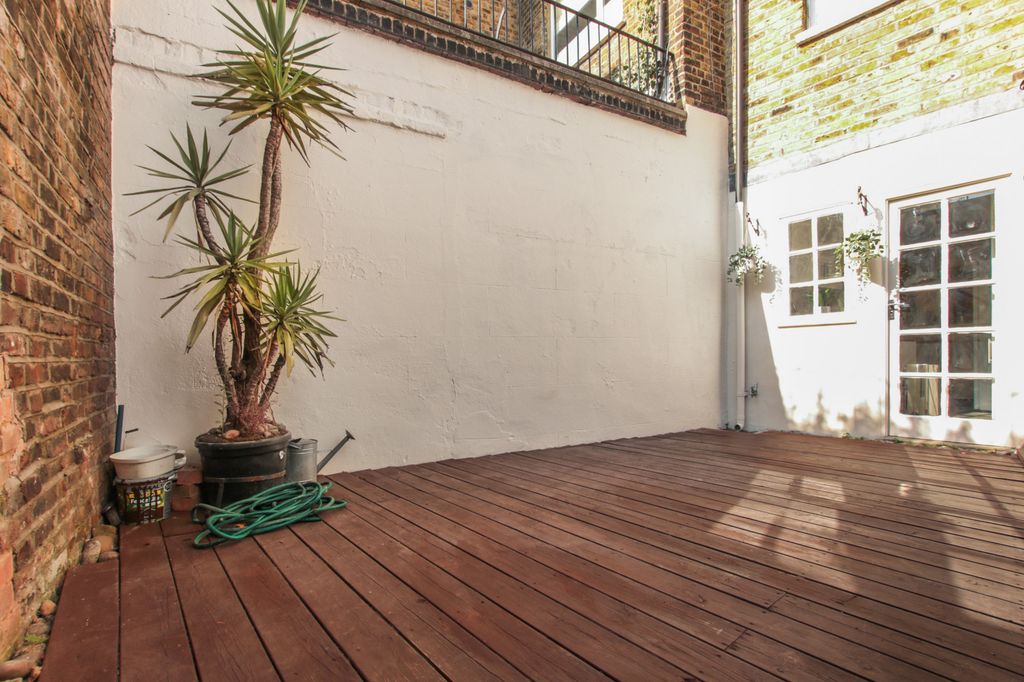 Property photo 3 of 14