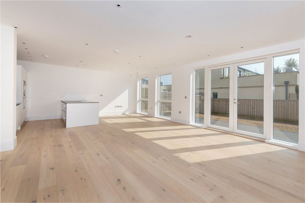 Property photo 1 of 7 Picture No. 03