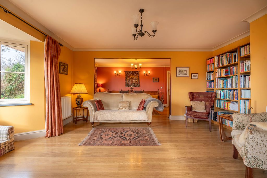 Property photo 2 of 37