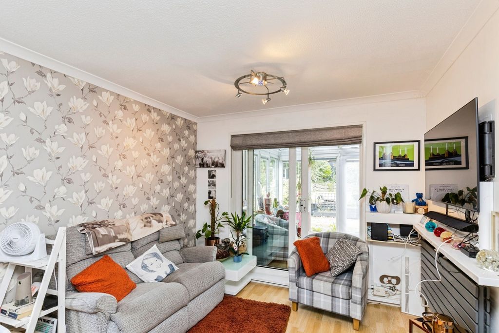 Property photo 2 of 15 Pbox-Img.Jpg