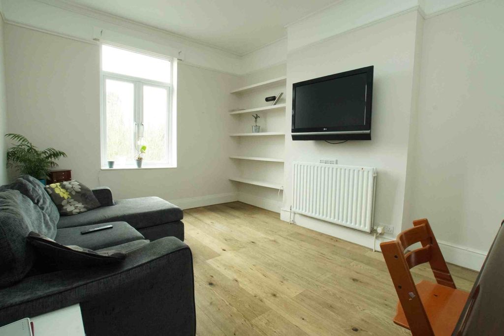 Property photo 3 of 7