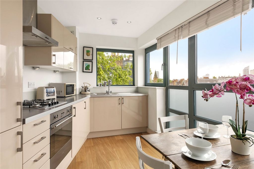 Property photo 2 of 8 Picture No. 05