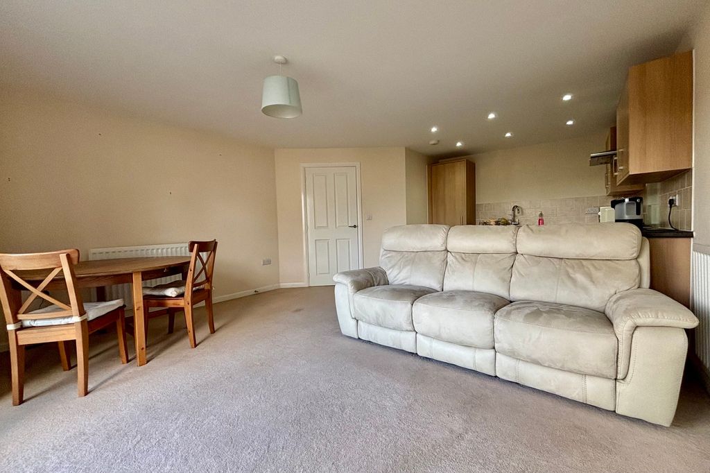 Additional image 7 of 2 bed flat for saleTrelowen Drive, Penryn TR10