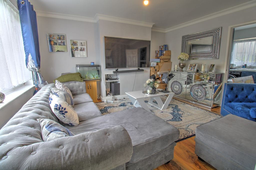 Property photo 2 of 13 A1