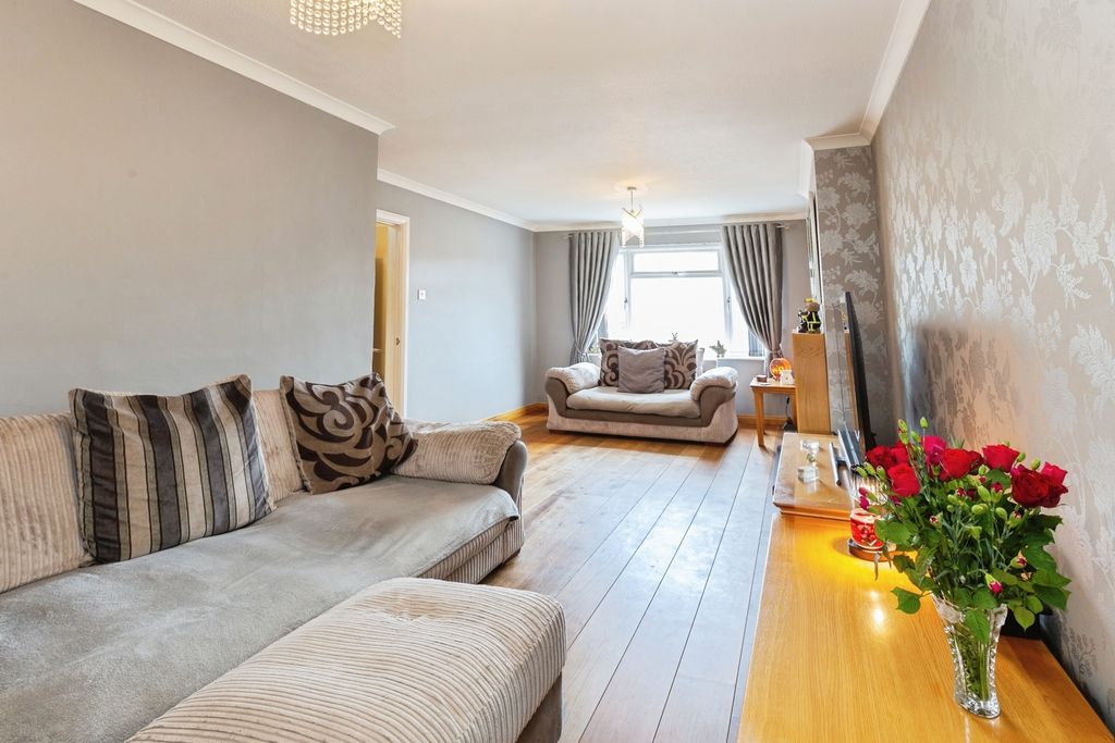 Property photo 2 of 19 Pbox-Img.Jpg