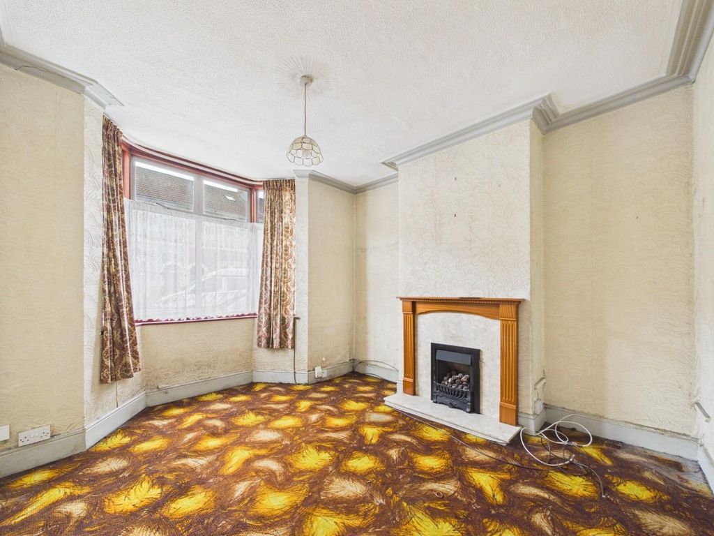 Property photo 2 of 12 Cam01530G0-Pr0436-Still003.Jpg