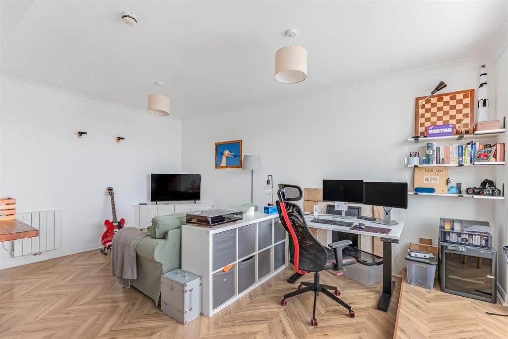 Additional image 4 of 1 bed flat for saleParish Gate, Burley In Wharfedale, Ilkley LS29