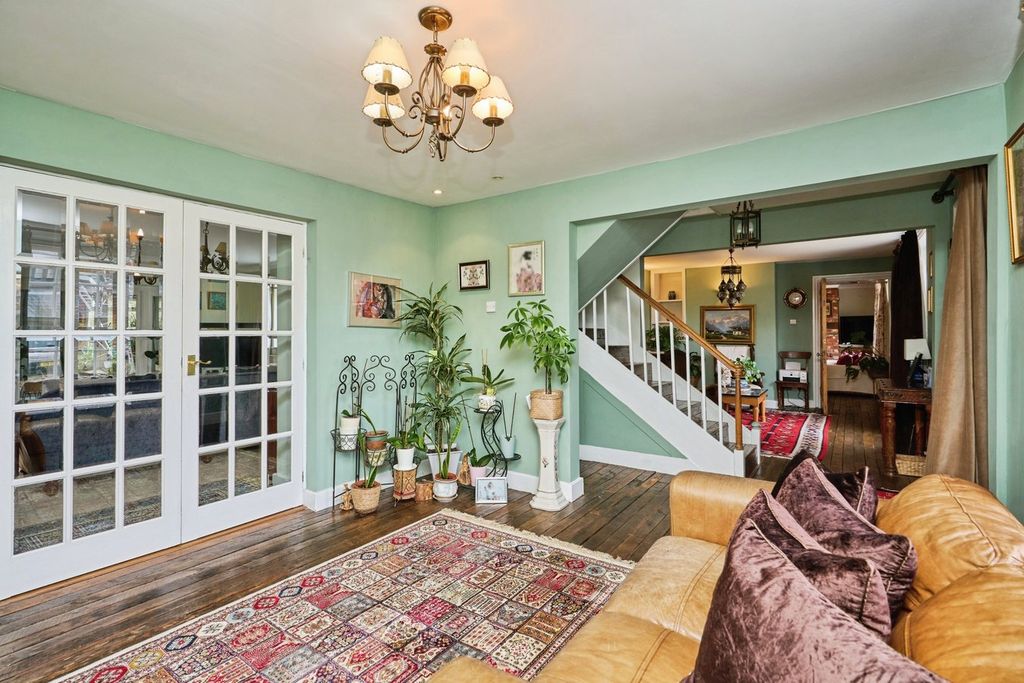 Property photo 3 of 20