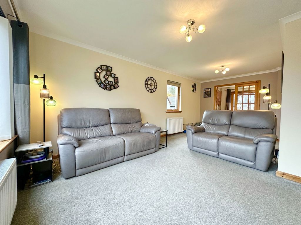 Property photo 3 of 25