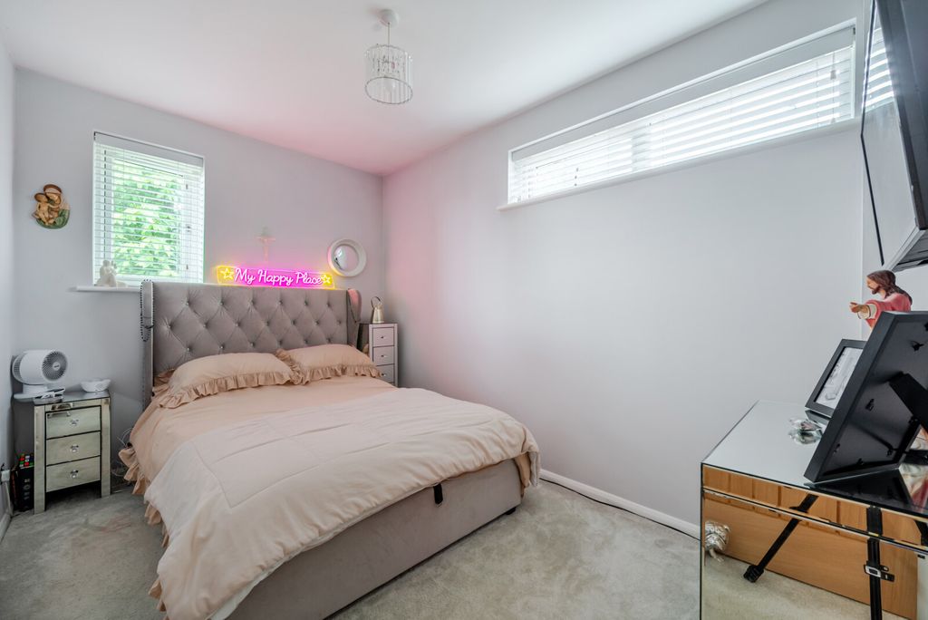 Property photo 3 of 17 1479449-5-6A326ba...