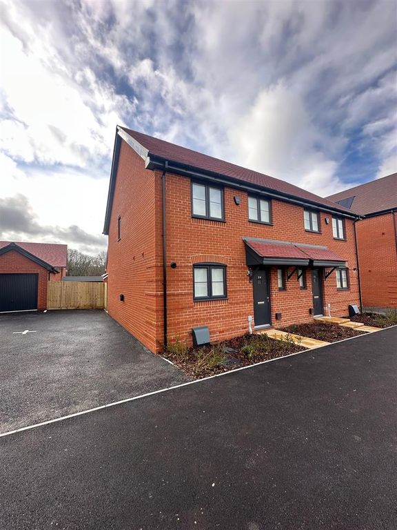 Property photo 1 of 10 94 Beaulieu Road.Jpg