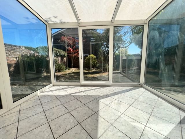 Property photo 2 of 10 Conservatory
