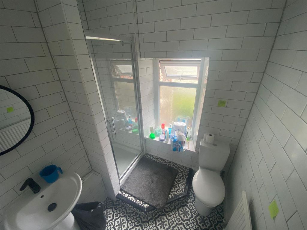 Property photo 3 of 4 Bathroom 2