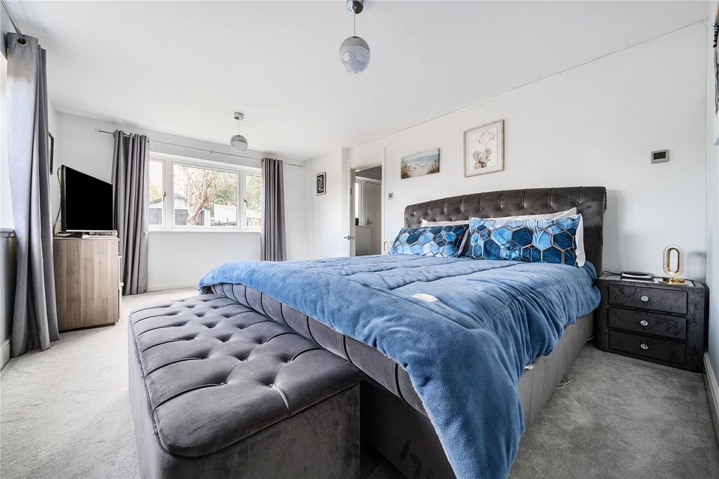 Property photo 2 of 32 Picture No. 96