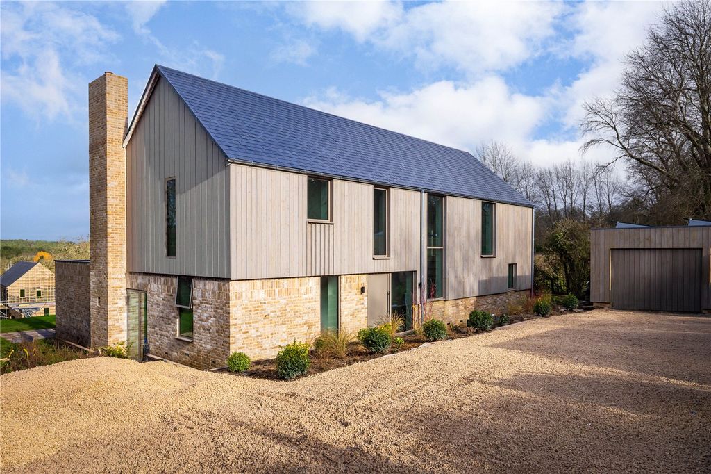 Property photo 1 of 14 House. Partnership