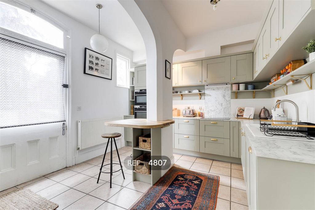 Property photo 2 of 15 Kitchen