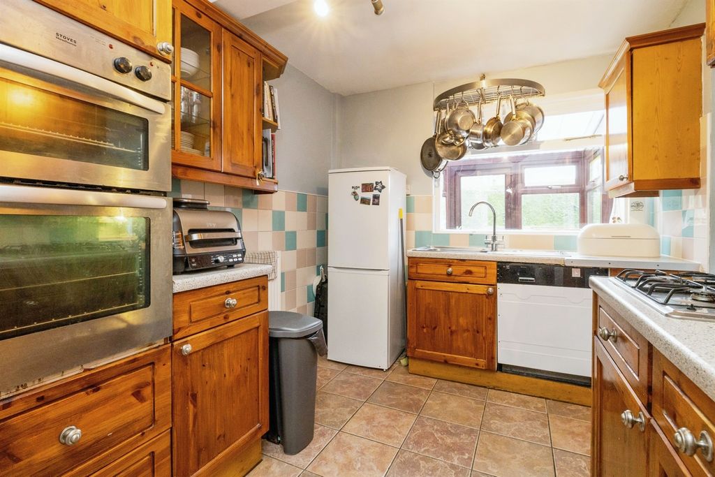 Property photo 3 of 24