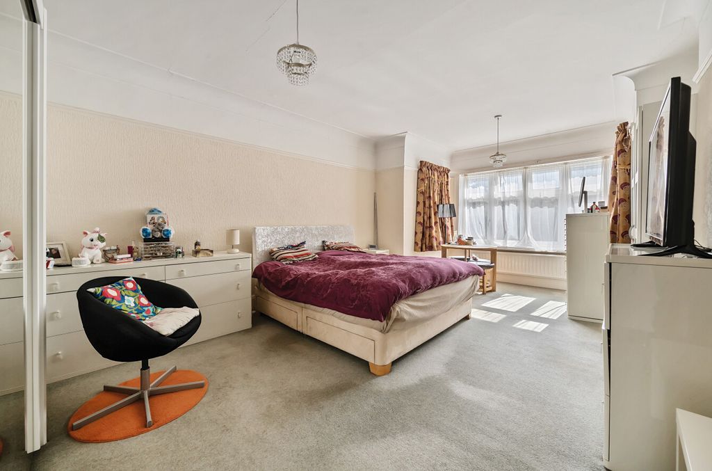 Additional image 9 of 5 bed detached house for saleBassett Avenue, Bassett, Southampton, Hampshire SO16