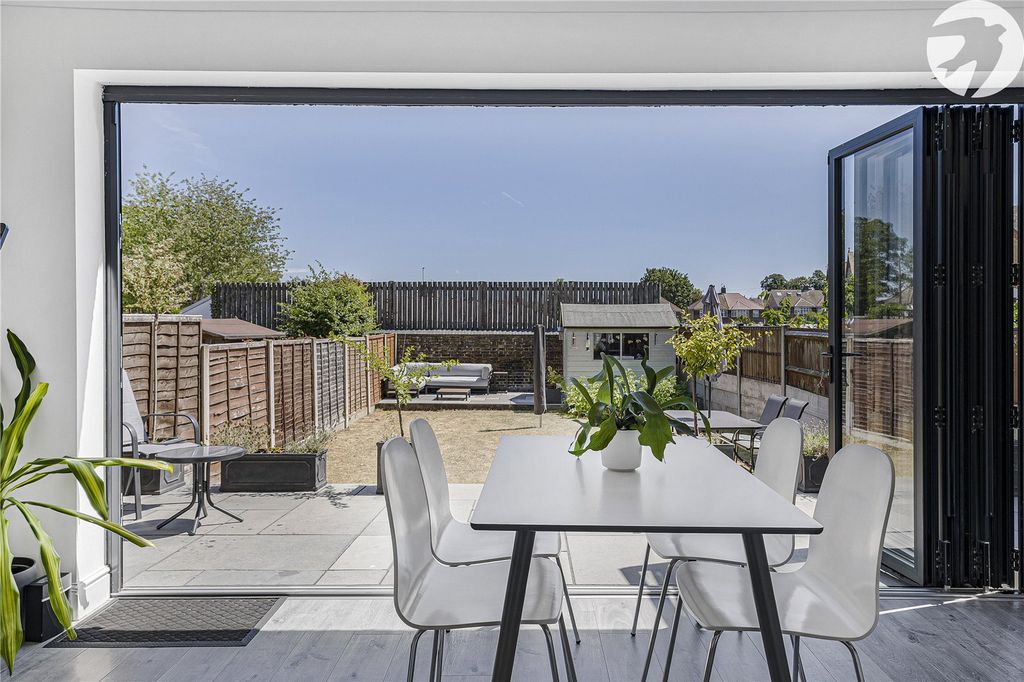 Property photo 3 of 24 Kitchen