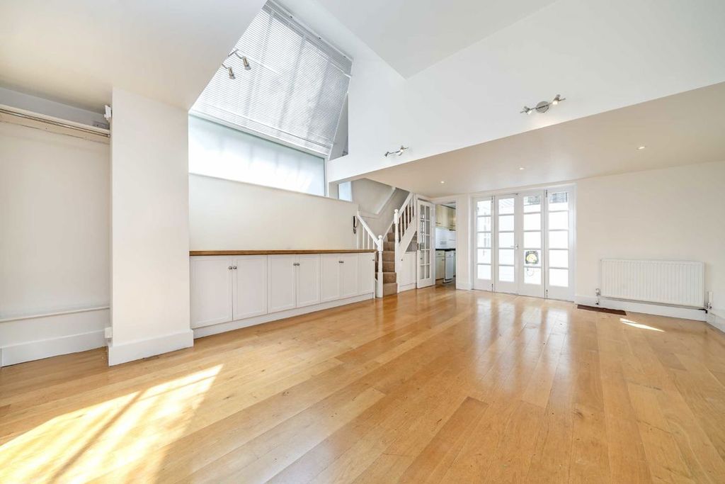 Property photo 2 of 7