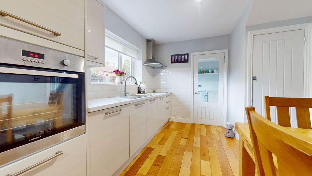 Property photo 3 of 28 5437513
