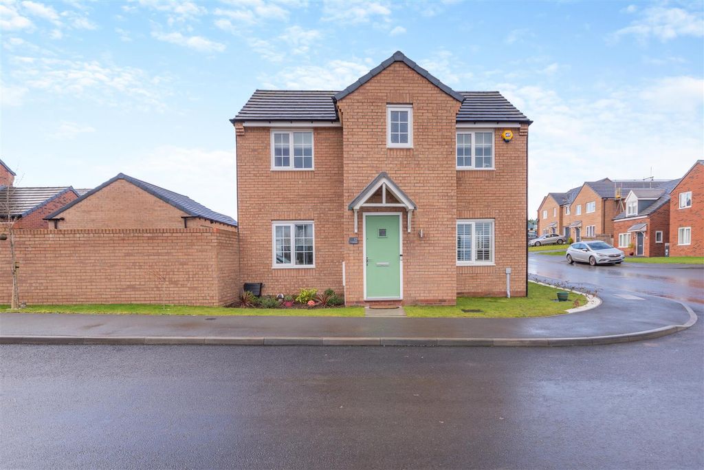 Property photo 1 of 34 8637806-Exterior01.Jpg