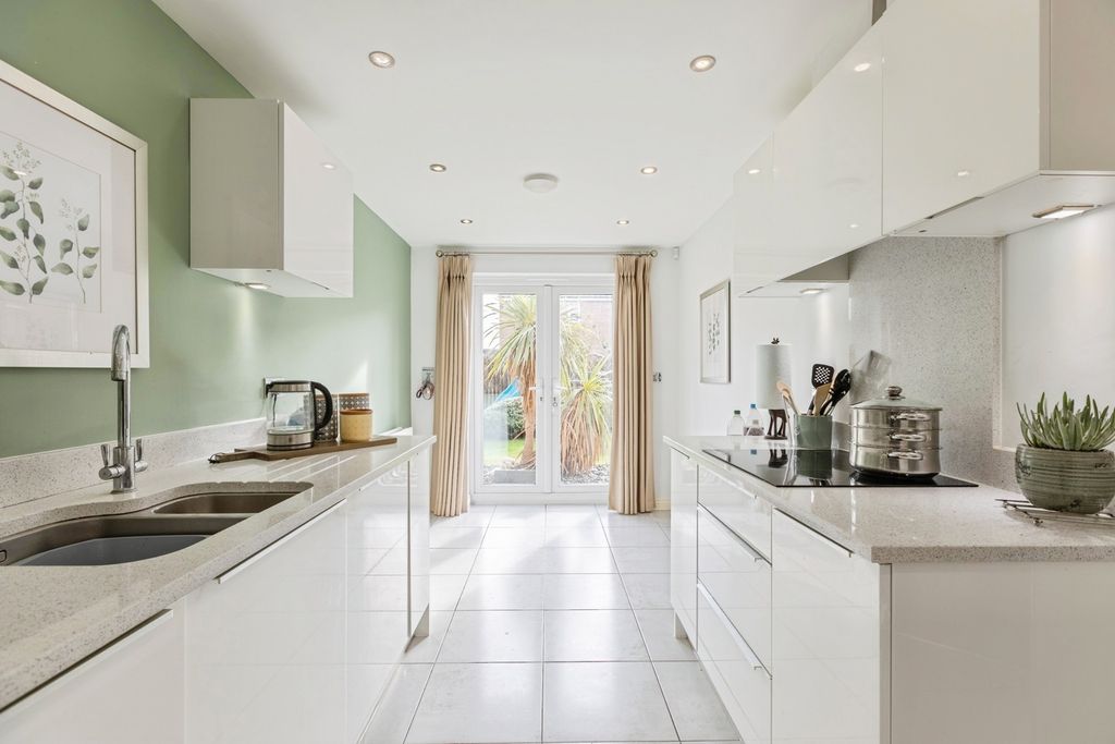 Property photo 3 of 18 Photo