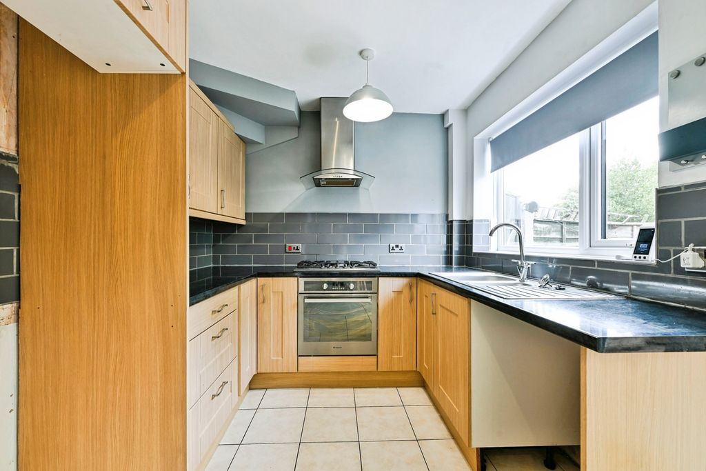 Property photo 3 of 21 Pbox-Img.Jpg