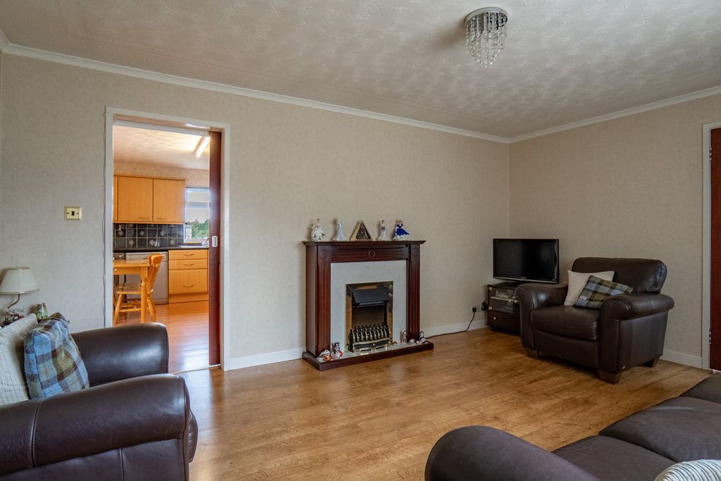 Property photo 3 of 38