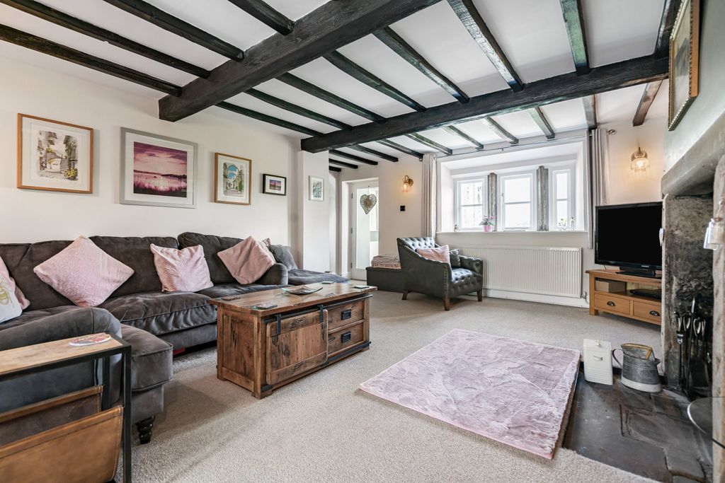 Property photo 3 of 36