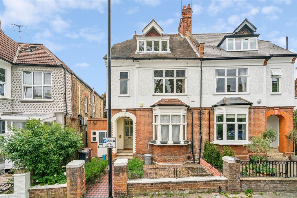 Property photo 1 of 15 Burnaby Gardens, W4 - For Sale