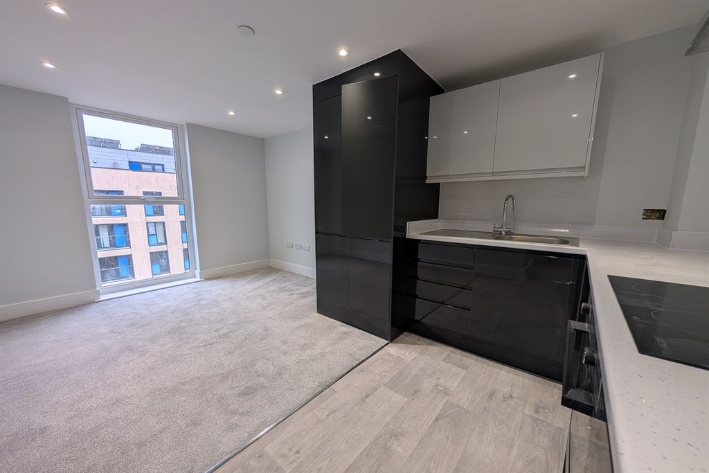 Property photo 3 of 3 (Main)