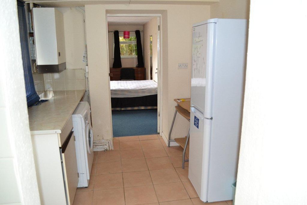 Property photo 3 of 9 Dining