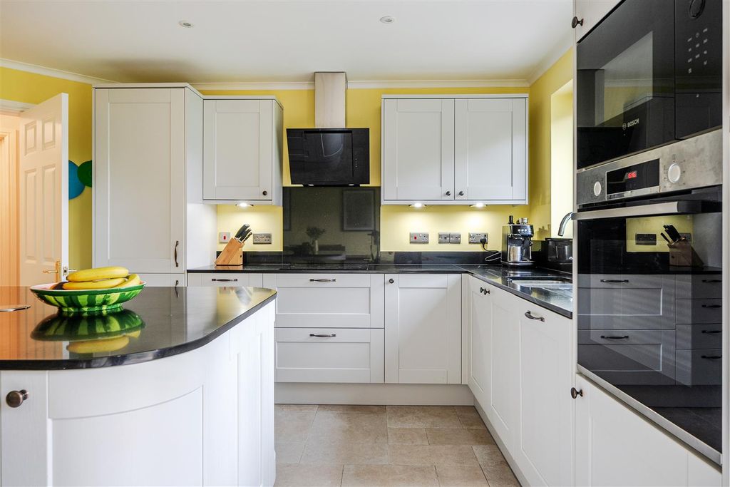Property photo 3 of 25 Kitchen / Dining